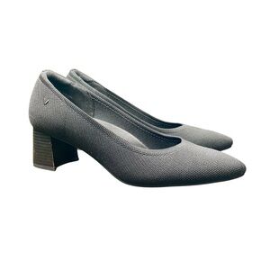 Vivaia Pointed-Toe Stress FREE Chunky Heels (Georgia) Black Size 10.5